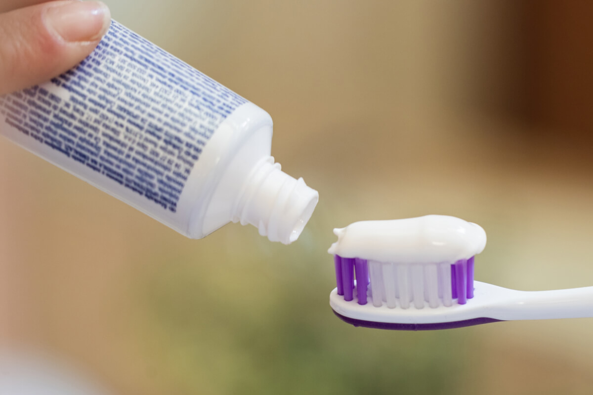 Bieliace pasty na domáce bielenie zubov, áno alebo nie? | Dental Centrum NIVY