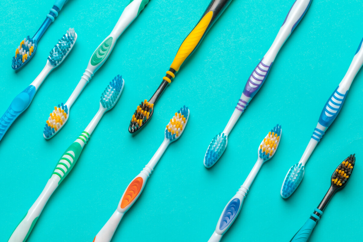 Nepoužívajte tvrdé kefky | Dental Centrum NIVY