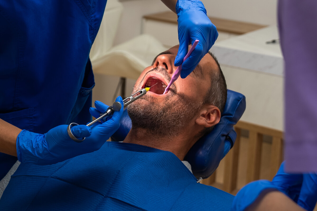 Lokálna anestézia zuba | Dental Centrum NIVY