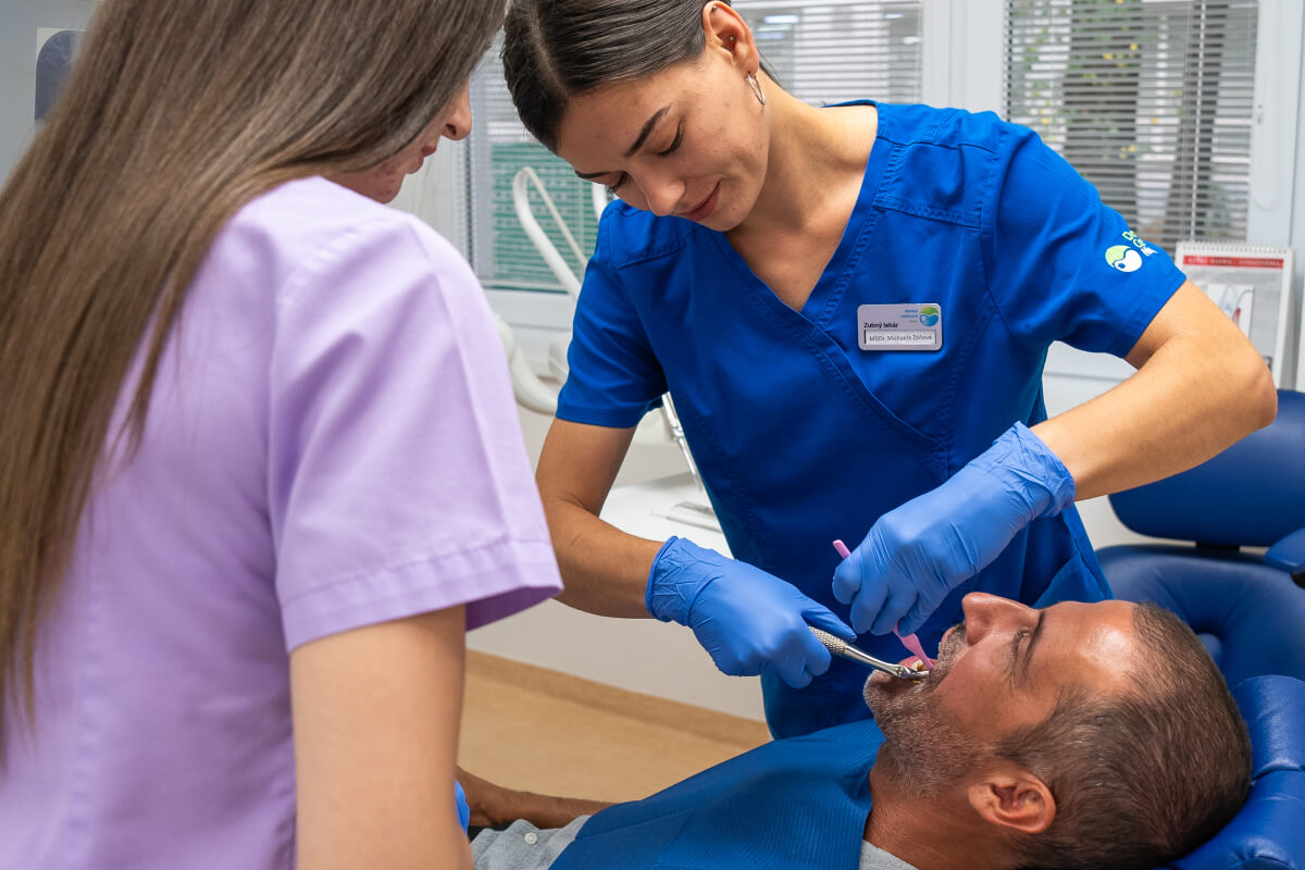 Vytrhnutie zuba | Dental Centrum NIVY